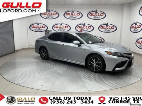 Used 2024 Toyota Camry SE w/ Cold Weather Package AWD/4WD image 2