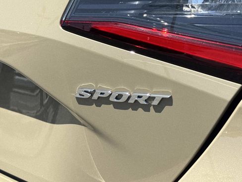 Used 2025 Honda Civic Sport image 28
