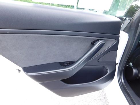 Used 2019 Tesla Model 3 Standard Range Plus RWD image 9