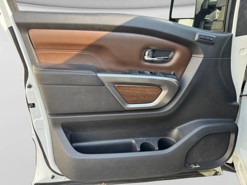 Used 2019 Nissan Titan Platinum Reserve w/ Platinum Utility Package AWD/4WD image 13