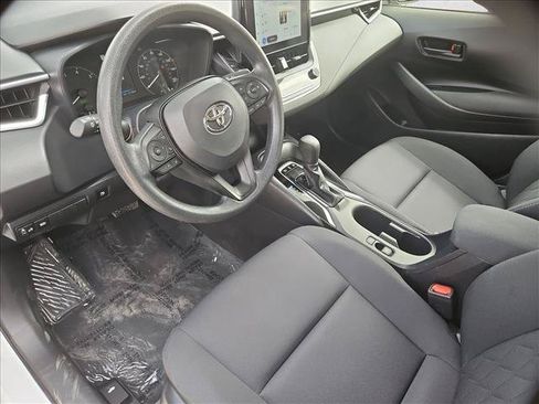 Used 2025 Toyota Corolla LE FWD image 11