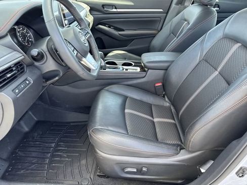 Certified 2025 Nissan Altima 2.5 SR image 9