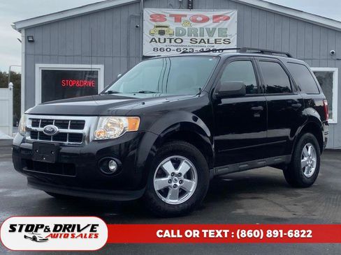 Used 2010 Ford Escape XLT image 1