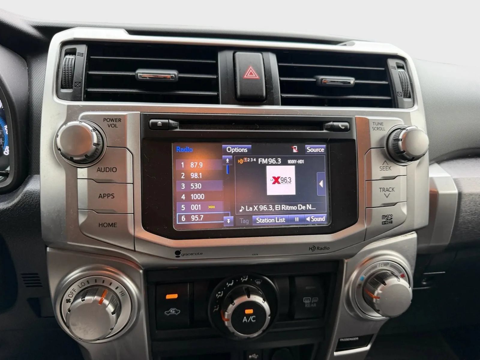 Used 2014 Toyota 4Runner SR5 AWD/4WD image 10