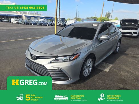 Used 2021 Toyota Camry LE image 1