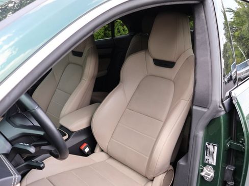 Certified 2024 Porsche Macan Turbo Electric AWD/4WD image 5