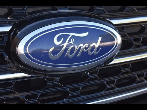 Used 2021 Ford Explorer XLT w/ Equipment Group 202A image 47