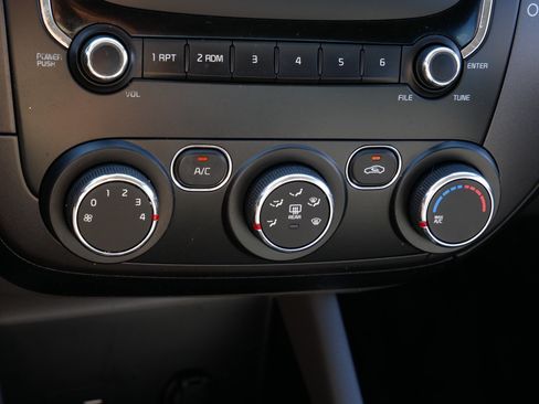 Used 2018 Kia Forte LX FWD image 23