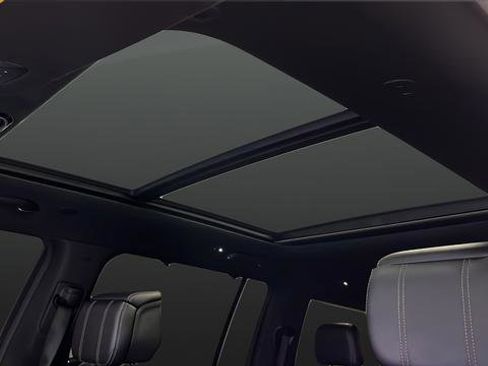 Used 2023 Jeep Grand Wagoneer 4WD w/ Flexible Seating Group image 12