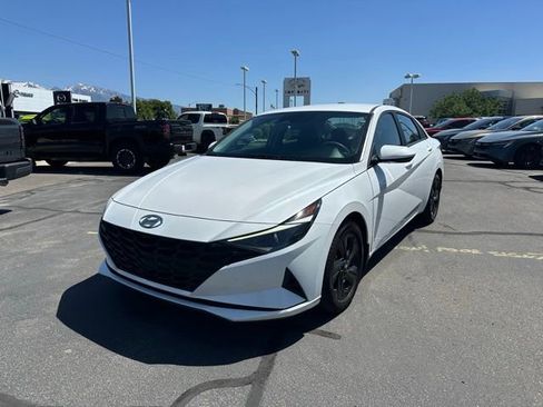 Used 2023 Hyundai Elantra SEL FWD image 5