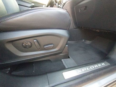Used 2021 Ford Explorer Platinum w/ Equipment Group 601A image 52