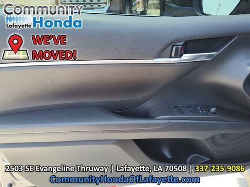 Used 2022 Toyota Camry SE FWD image 19