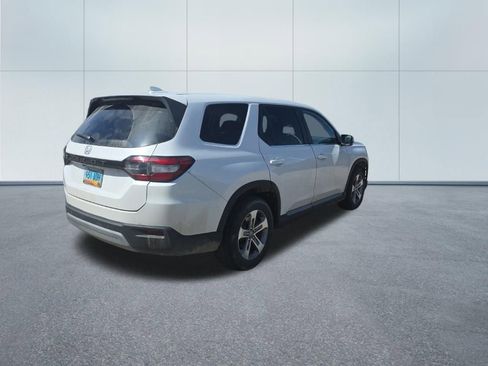 Used 2023 Honda Pilot EX-L image 6