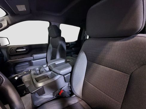 Used 2022 Chevrolet Silverado 1500 Custom Trail Boss AWD/4WD image 17