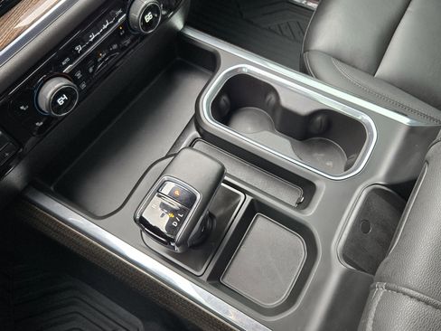 Used 2024 Chevrolet Silverado 1500 LT Trail Boss w/ Convenience Package II image 15