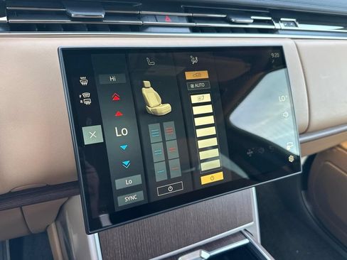 Certified 2024 Land Rover Range Rover SE AWD/4WD image 20