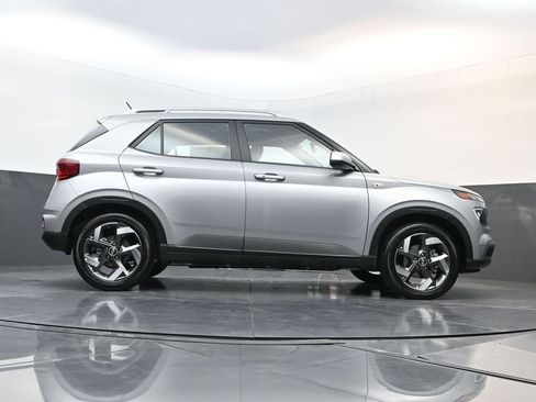 Certified 2025 Hyundai Venue SEL image 24