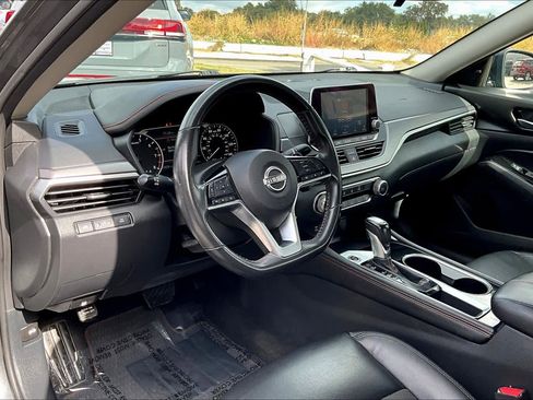 Used 2024 Nissan Altima 2.5 SR image 17