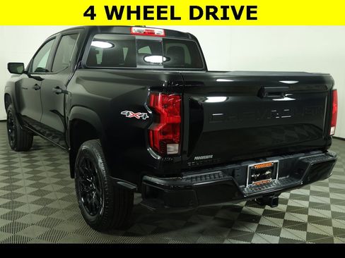 Used 2025 Chevrolet Colorado W/T w/ WT Custom Package image 3