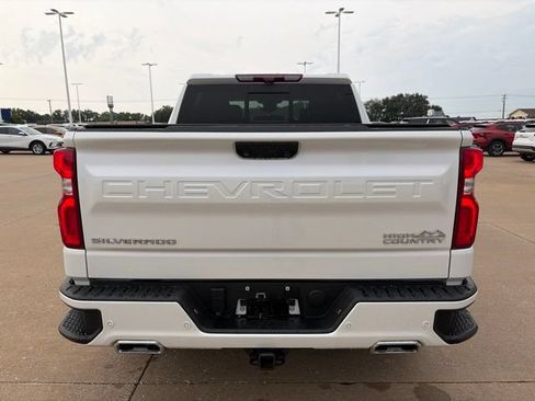 Used 2023 Chevrolet Silverado 1500 High Country w/ High Country Premium Package AWD/4WD image 4