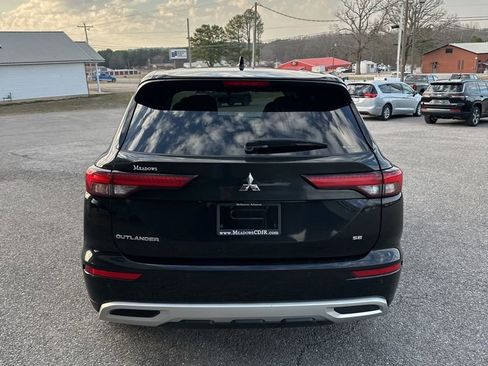 Used 2024 Mitsubishi Outlander SE image 6