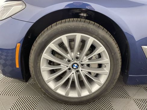 Used 2022 BMW 530i xDrive w/ Premium Package image 8
