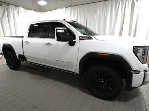 Used 2024 GMC Sierra 3500 Denali w/ Denali Reserve Package AWD/4WD image 16