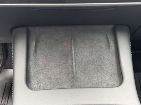 Used 2023 Tesla Model Y Performance image 25