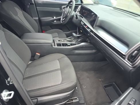 Used 2025 Kia Sorento LX FWD image 17