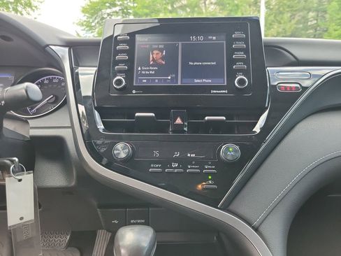 Used 2021 Toyota Camry SE FWD image 23