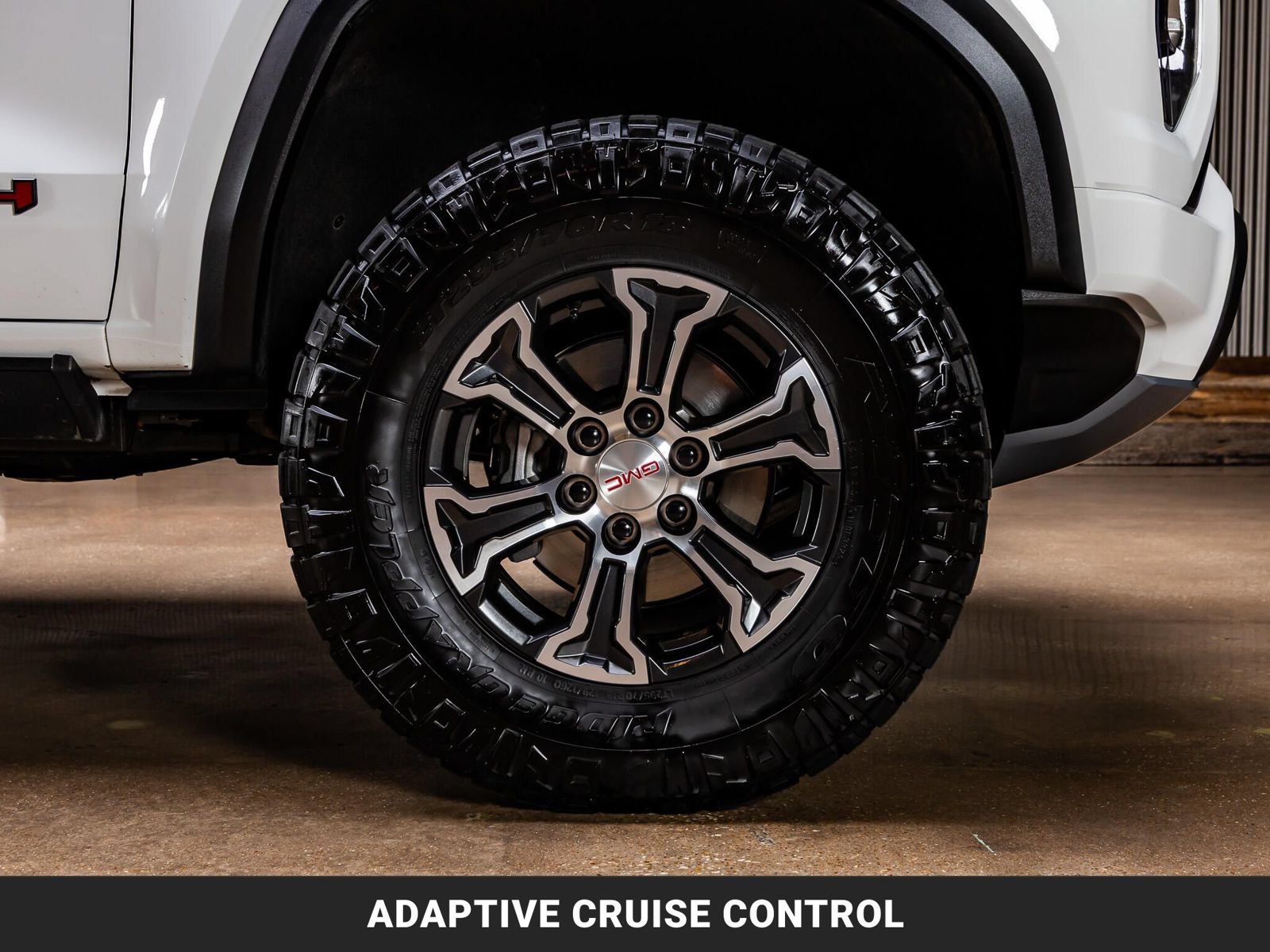 Used 2024 GMC Canyon AT4 w/ AT4 Premium Package AWD/4WD image 11