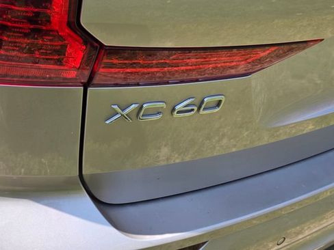 Used 2024 Volvo XC60 B5 Plus AWD/4WD image 11