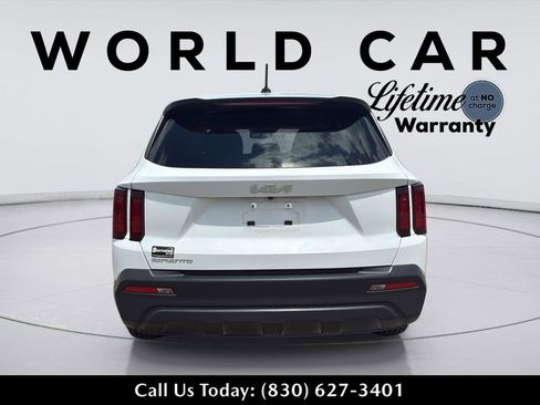 Used 2023 Kia Sorento LX FWD image 14