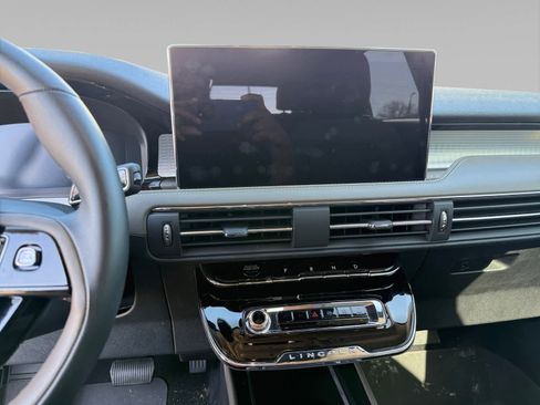 Used 2024 Lincoln Corsair Reserve w/ Jet Appearance Package image 11