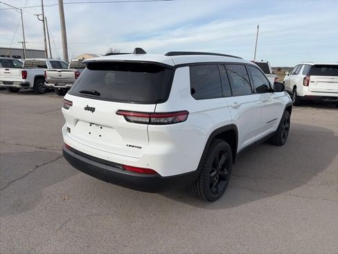 Used 2024 Jeep Grand Cherokee L Limited w/ Black Appearance Package image 6