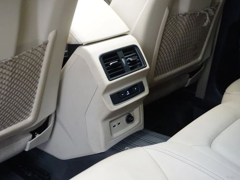 Used 2022 Audi Q5 2.0T Premium w/ Convenience Package image 16