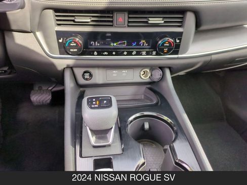 Used 2024 Nissan Rogue SV w/ SV Premium Package FWD image 24