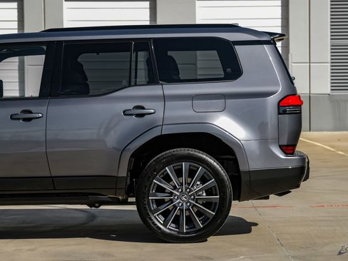 Used 2026 Lexus GX 550 image 7