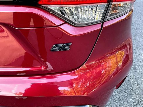 Certified 2025 Toyota Corolla SE FWD image 10