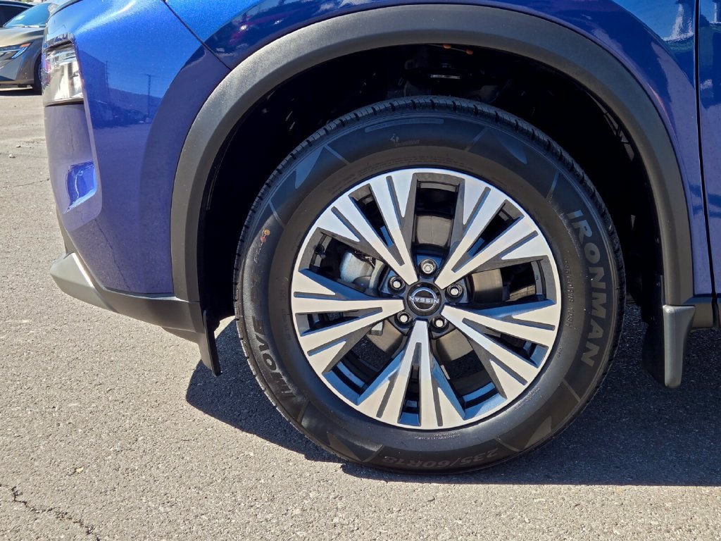 Certified 2023 Nissan Rogue SV FWD image 9