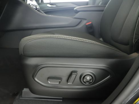 New 2025 Jeep Grand Cherokee L Laredo image 10