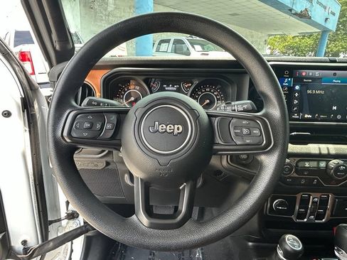 Used 2026 Jeep Wrangler Unlimited Sport AWD/4WD image 18