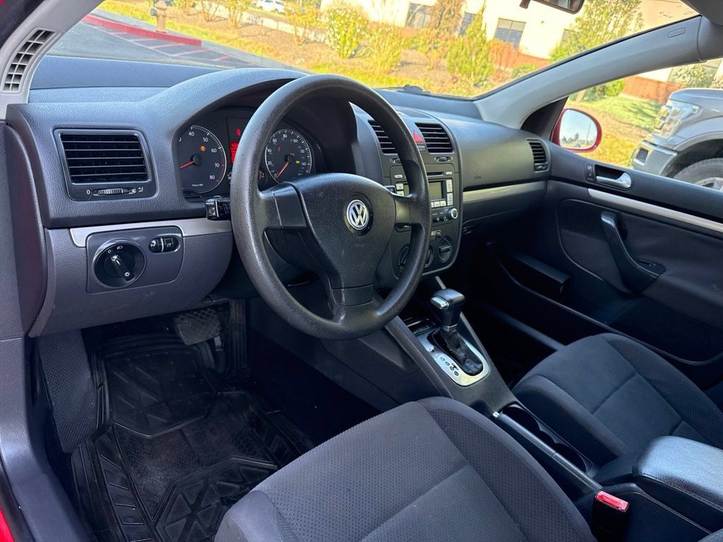 Used 2008 Volkswagen Rabbit S FWD image 24