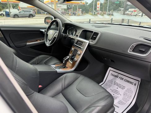 Used 2016 Volvo S60 T5 Inscription Platinum w/ Climate Package FWD image 18