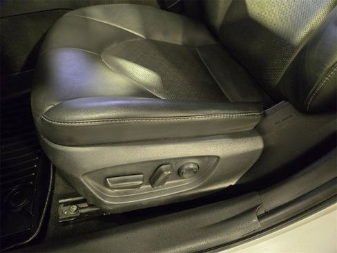 Used 2023 Toyota Camry XSE image 11