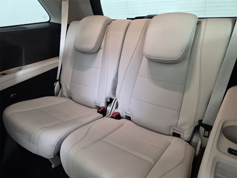 Certified 2022 Mercedes-Benz GLS 450 4MATIC image 18