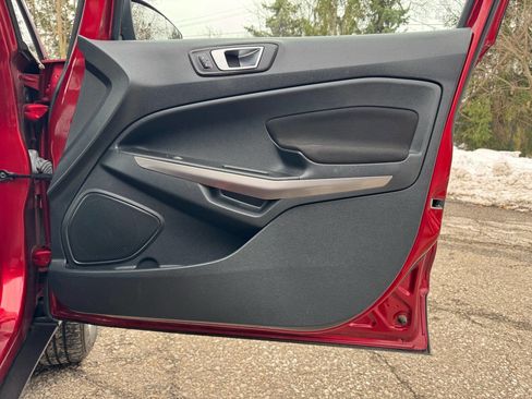 Used 2019 Ford EcoSport SE image 42