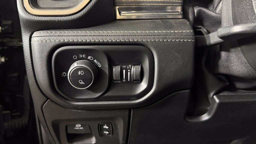 Used 2020 RAM 1500 Limited AWD/4WD image 16