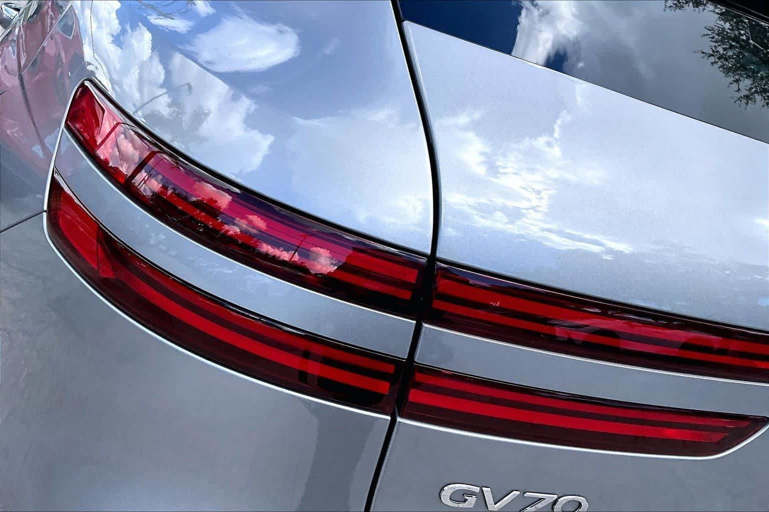 Used 2022 Genesis GV70 2.5T w/ Select Package AWD/4WD image 29