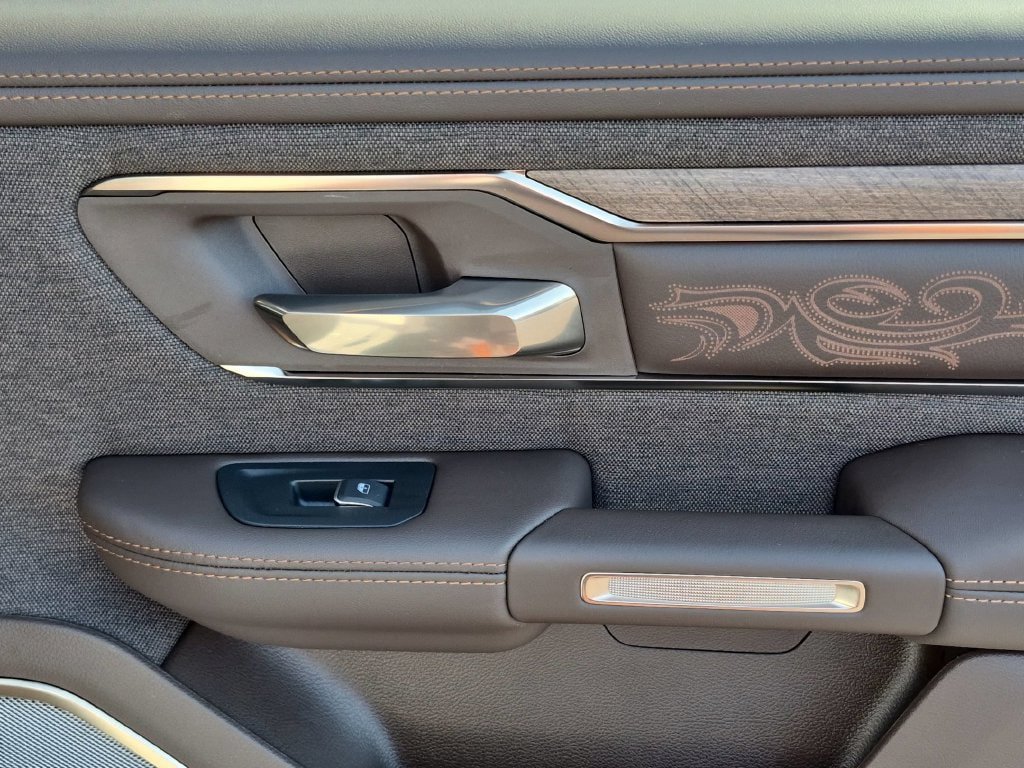 Used 2025 RAM 1500 Limited AWD/4WD image 31